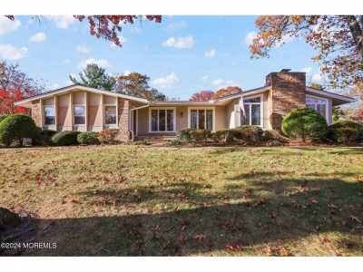 Home For Sale in Brielle, New Jersey