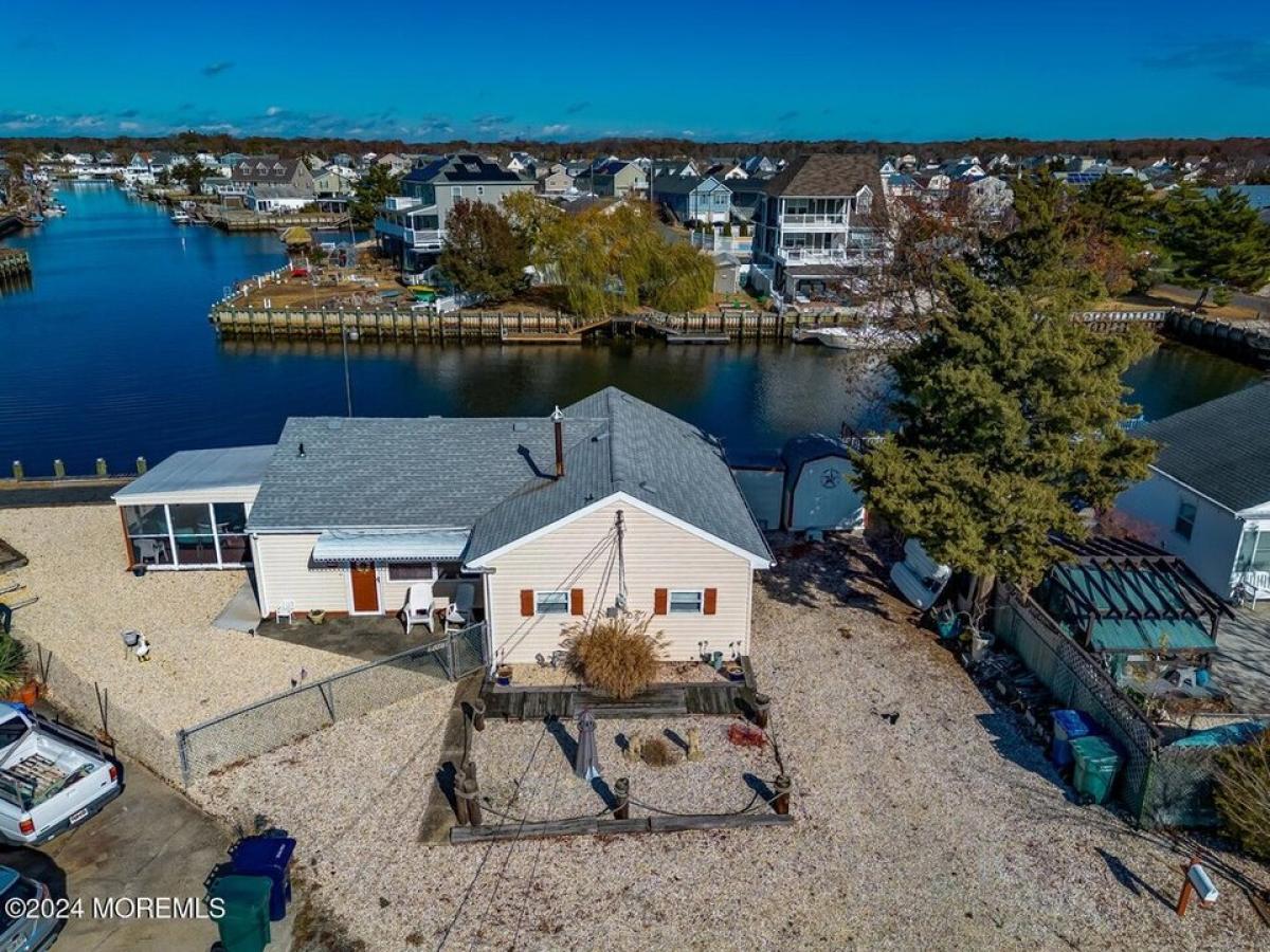 Picture of Home For Sale in Little Egg Harbor, New Jersey, United States