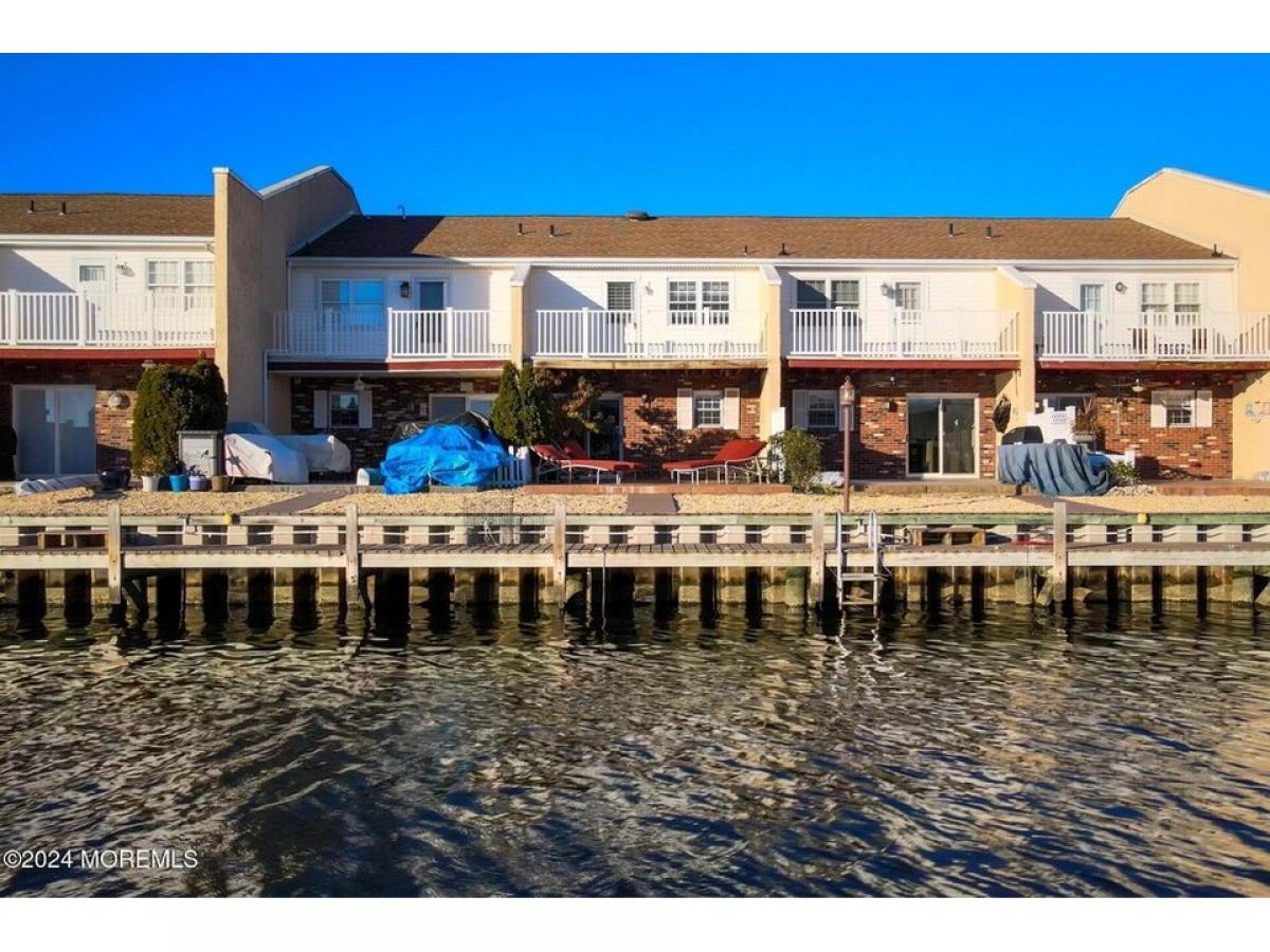 Picture of Home For Sale in Lavallette, New Jersey, United States