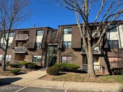 Home For Sale in Woodbridge, New Jersey