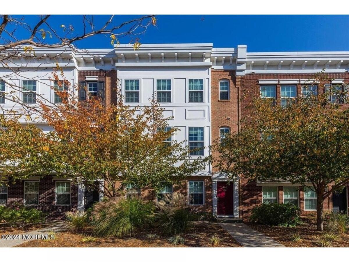 Picture of Home For Sale in Asbury Park, New Jersey, United States