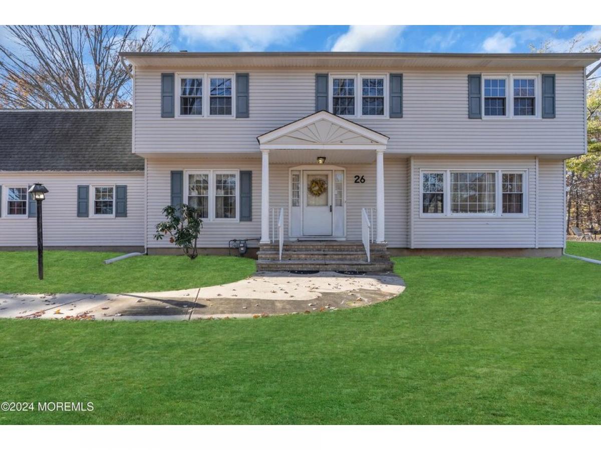 Picture of Home For Sale in Freehold, New Jersey, United States