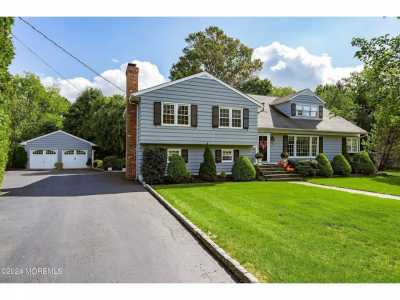 Home For Sale in Shrewsbury Boro, New Jersey