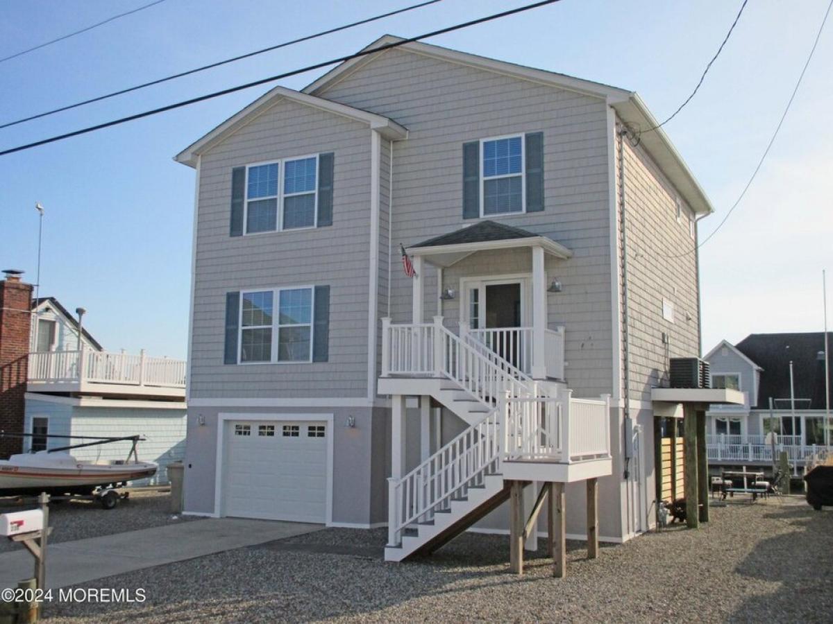 Picture of Home For Sale in Bayville, New Jersey, United States