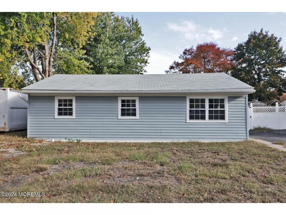 Picture of Home For Sale in Barnegat, New Jersey, United States