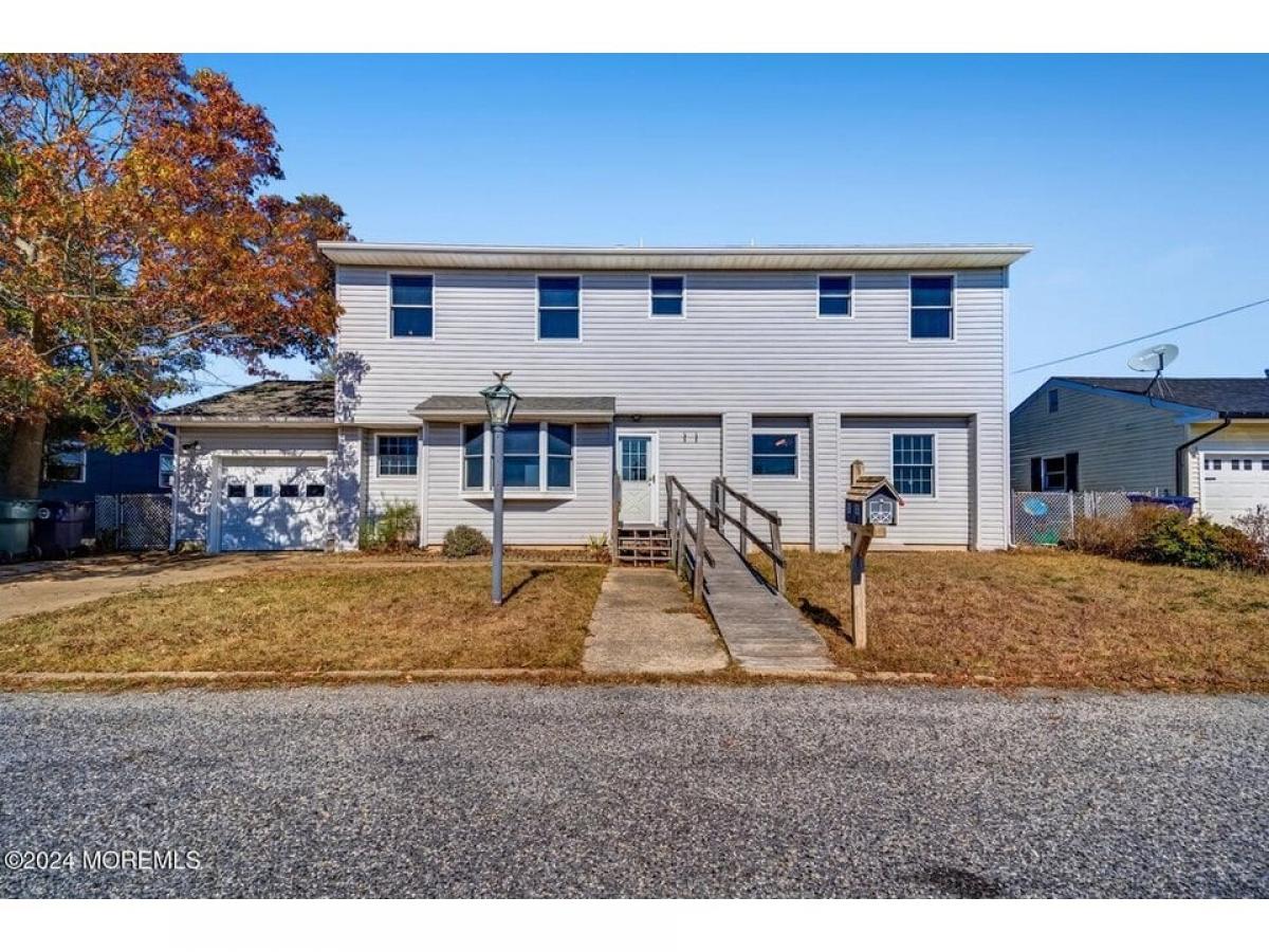 Picture of Home For Sale in Little Egg Harbor, New Jersey, United States