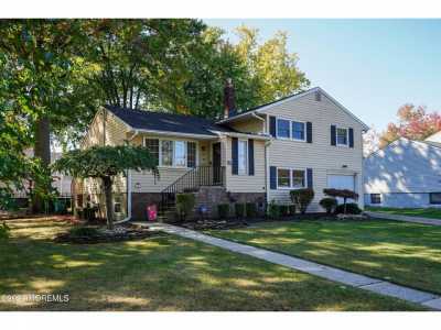 Home For Sale in Red Bank, New Jersey