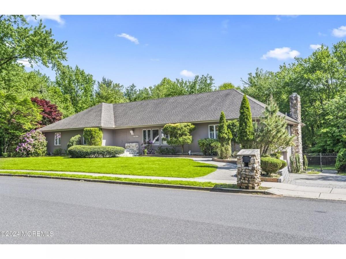 Picture of Home For Sale in Ocean Twp, New Jersey, United States