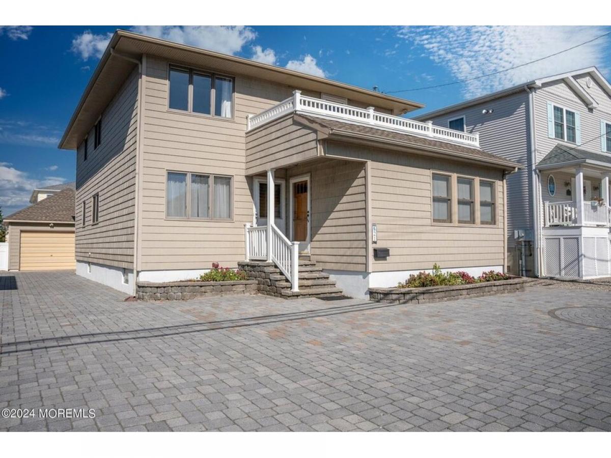 Picture of Home For Sale in Lavallette, New Jersey, United States