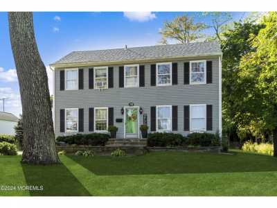 Home For Sale in Shrewsbury Boro, New Jersey