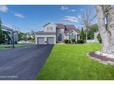 Home For Sale in Brick, New Jersey