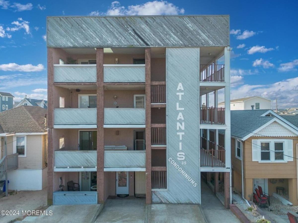 Picture of Home For Sale in Seaside Heights, New Jersey, United States