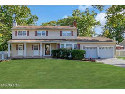 Home For Sale in Toms River, New Jersey