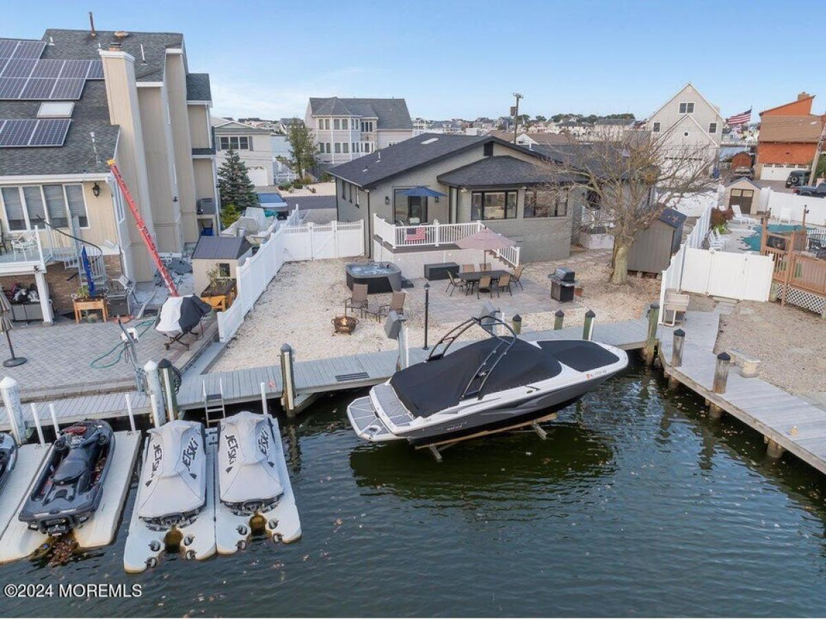 Picture of Home For Sale in Toms River, New Jersey, United States