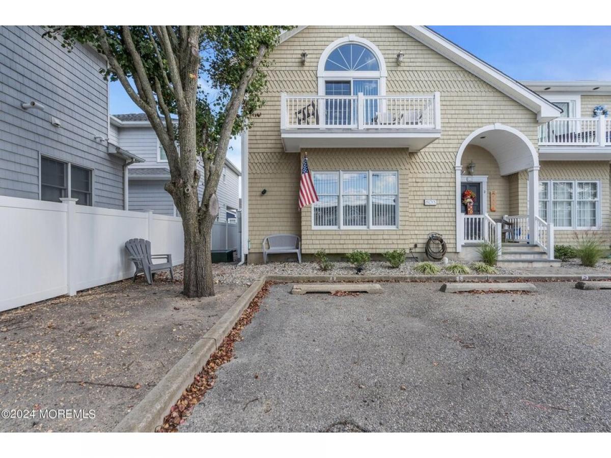 Picture of Home For Sale in Lavallette, New Jersey, United States