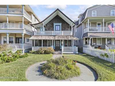 Home For Sale in Ocean Grove, New Jersey