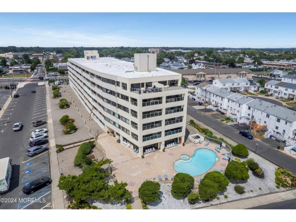 Picture of Home For Sale in Long Branch, New Jersey, United States