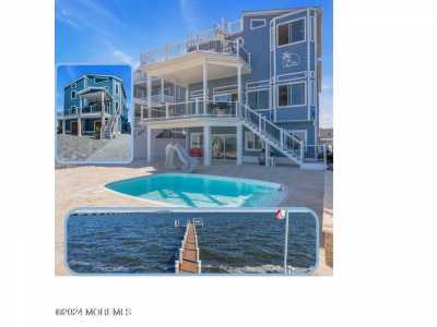 Home For Sale in Toms River, New Jersey