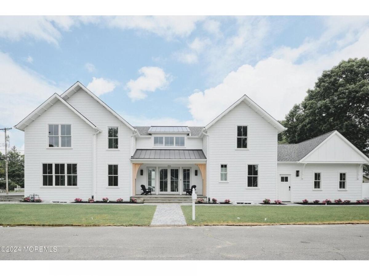 Picture of Home For Sale in Point Pleasant, New Jersey, United States