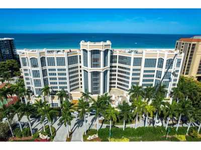 Home For Sale in Marco Island, Florida