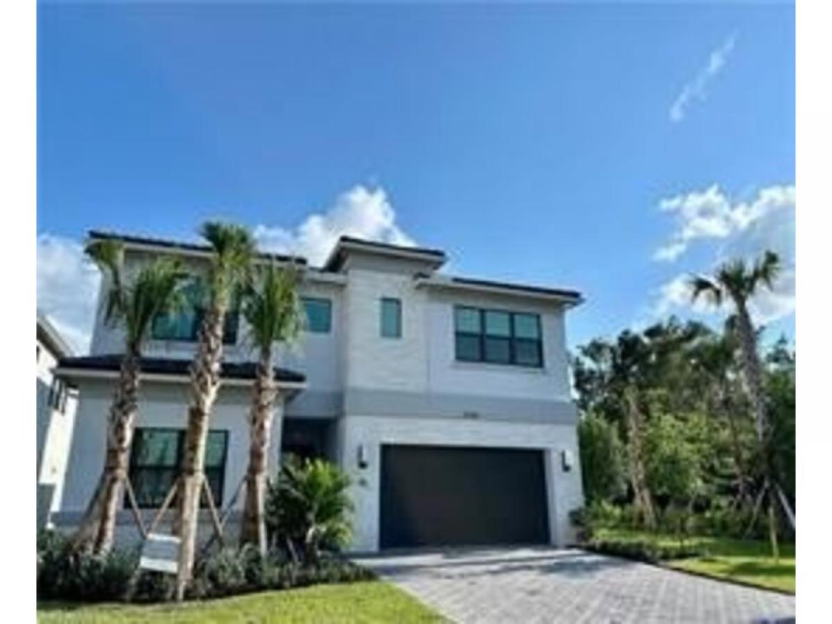 Picture of Home For Sale in Estero, Florida, United States