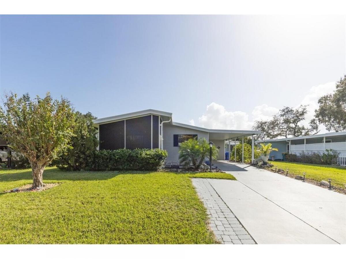 Picture of Home For Sale in Tavares, Florida, United States