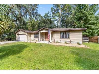 Home For Sale in Micanopy, Florida