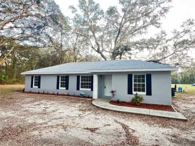 Home For Sale in Hawthorne, Florida