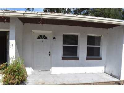 Home For Rent in Ocklawaha, Florida