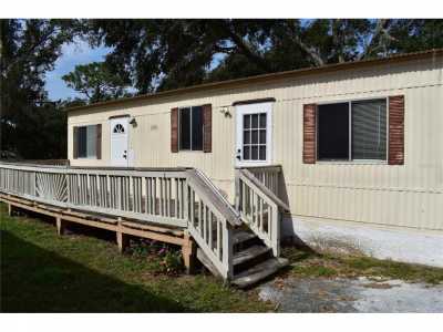 Home For Rent in Ocklawaha, Florida