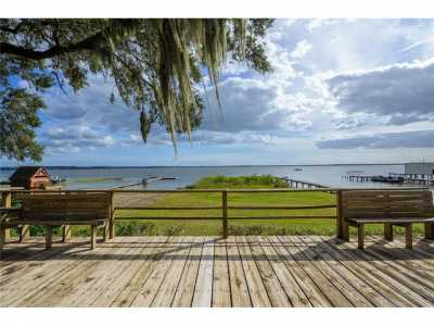 Home For Sale in Ocklawaha, Florida