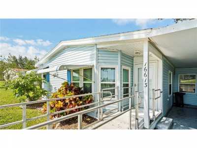 Home For Sale in Summerfield, Florida