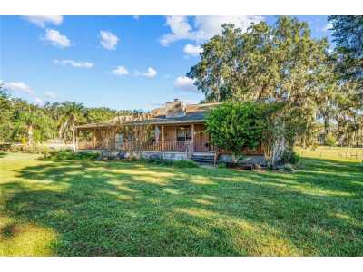 Home For Sale in Oxford, Florida