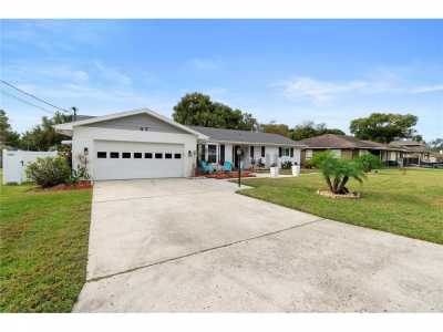 Home For Sale in Debary, Florida