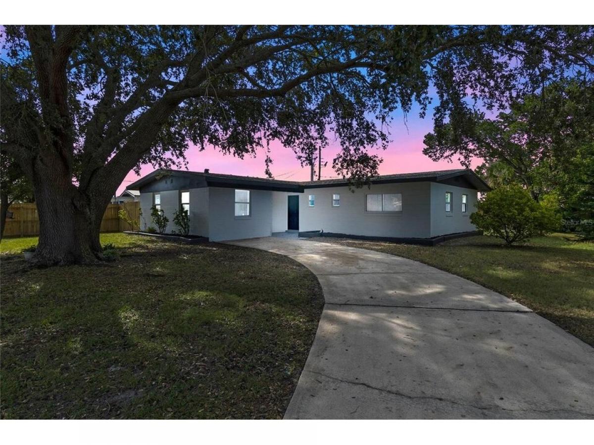 Picture of Home For Sale in Titusville, Florida, United States