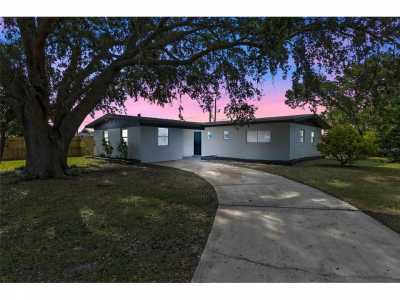 Home For Sale in Titusville, Florida