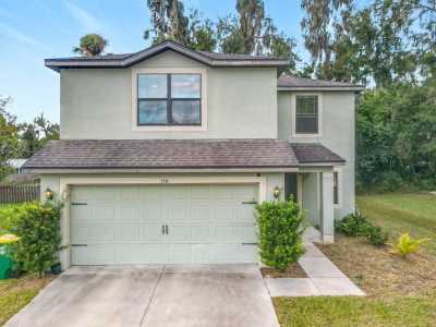 Home For Sale in Deland, Florida