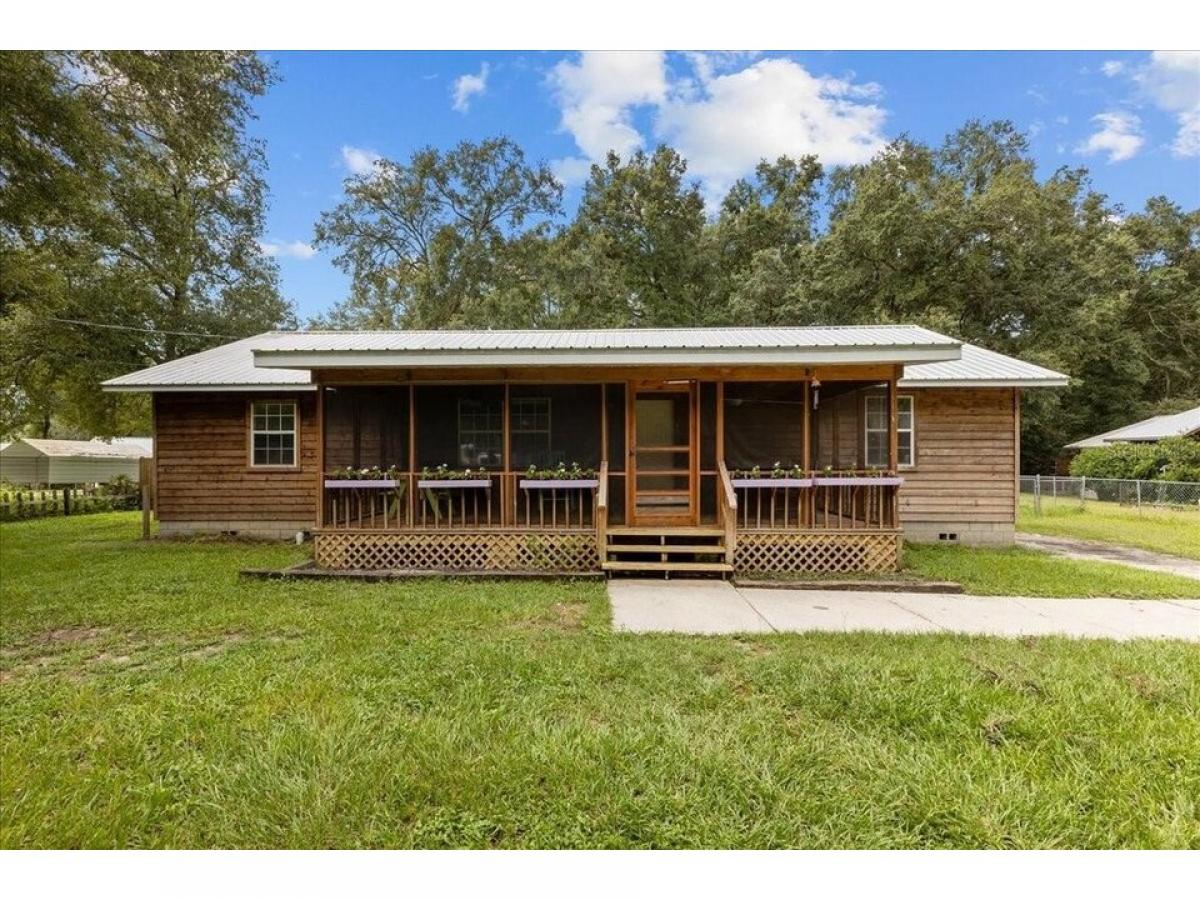 Picture of Home For Sale in Trenton, Florida, United States