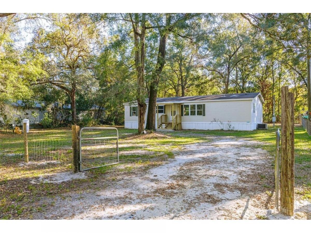 Picture of Home For Sale in Trenton, Florida, United States