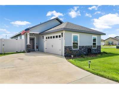 Home For Sale in Newberry, Florida