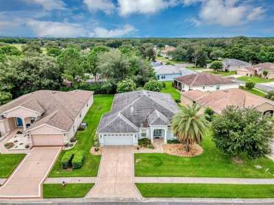 Home For Sale in Leesburg, Florida