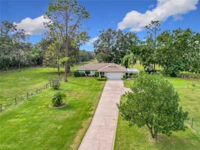 Home For Sale in Oxford, Florida