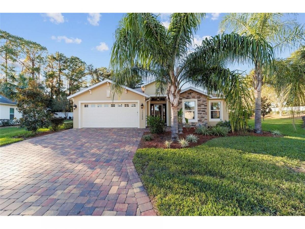 Picture of Home For Sale in Oxford, Florida, United States