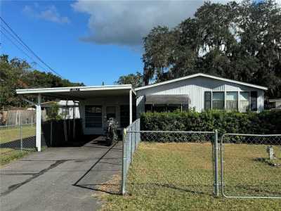 Home For Sale in Lake Panasoffkee, Florida