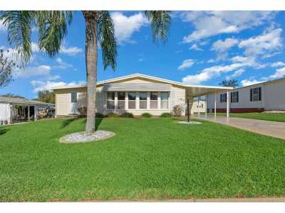 Home For Sale in Lady Lake, Florida