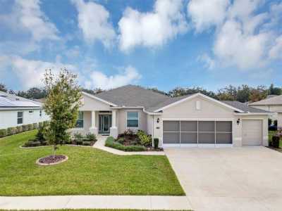 Home For Sale in Leesburg, Florida