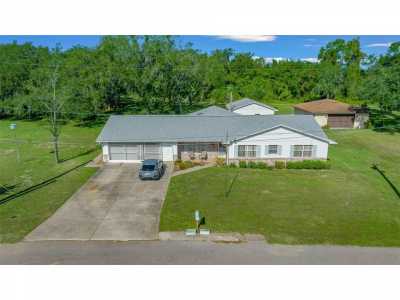 Home For Sale in Fruitland Park, Florida