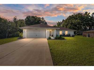 Home For Sale in Summerfield, Florida