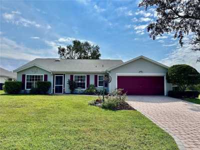 Home For Sale in Leesburg, Florida