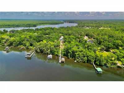 Home For Sale in Welaka, Florida